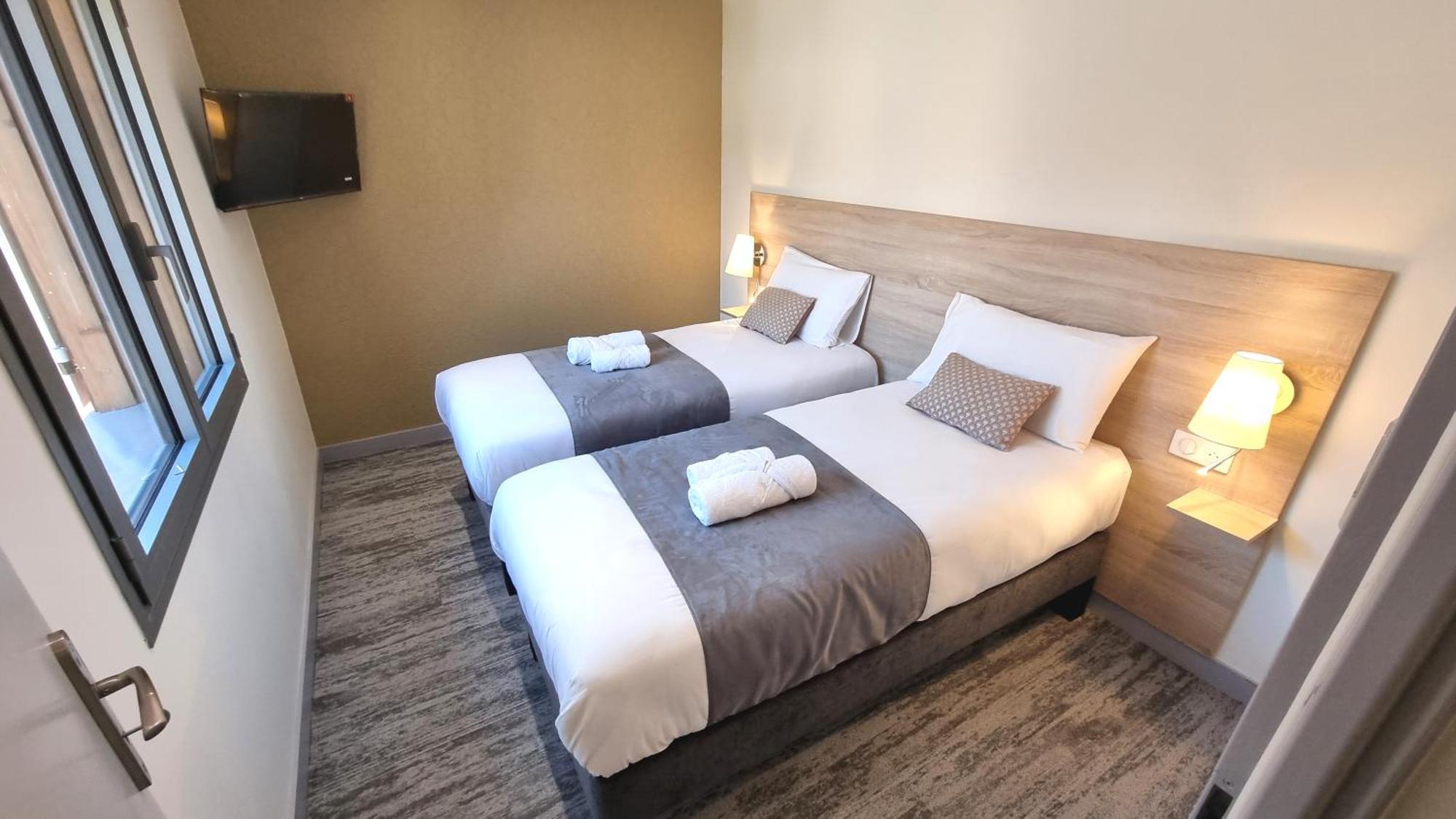 Logis Hotel Archambeau Thonac Exterior foto