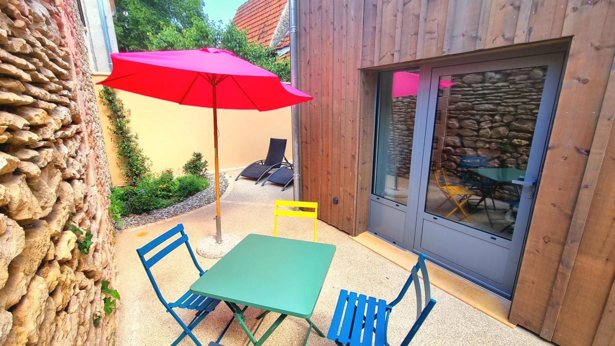 Logis Hotel Archambeau Thonac Exterior foto