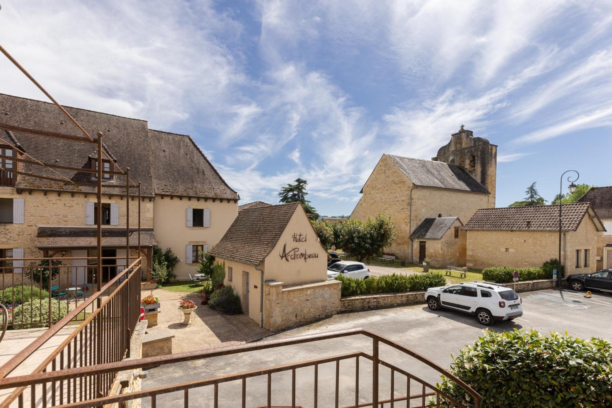 Logis Hotel Archambeau Thonac Exterior foto