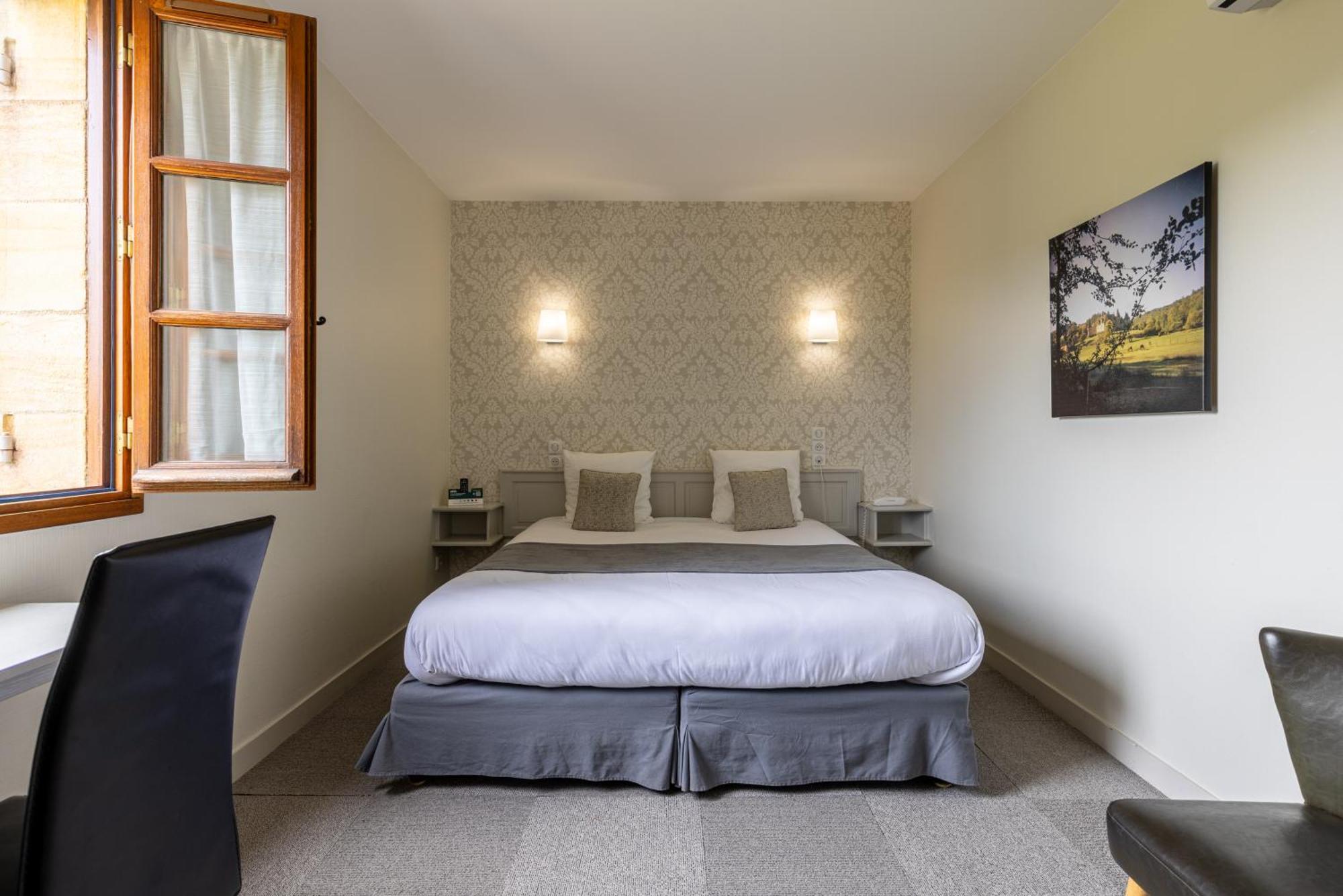 Logis Hotel Archambeau Thonac Exterior foto