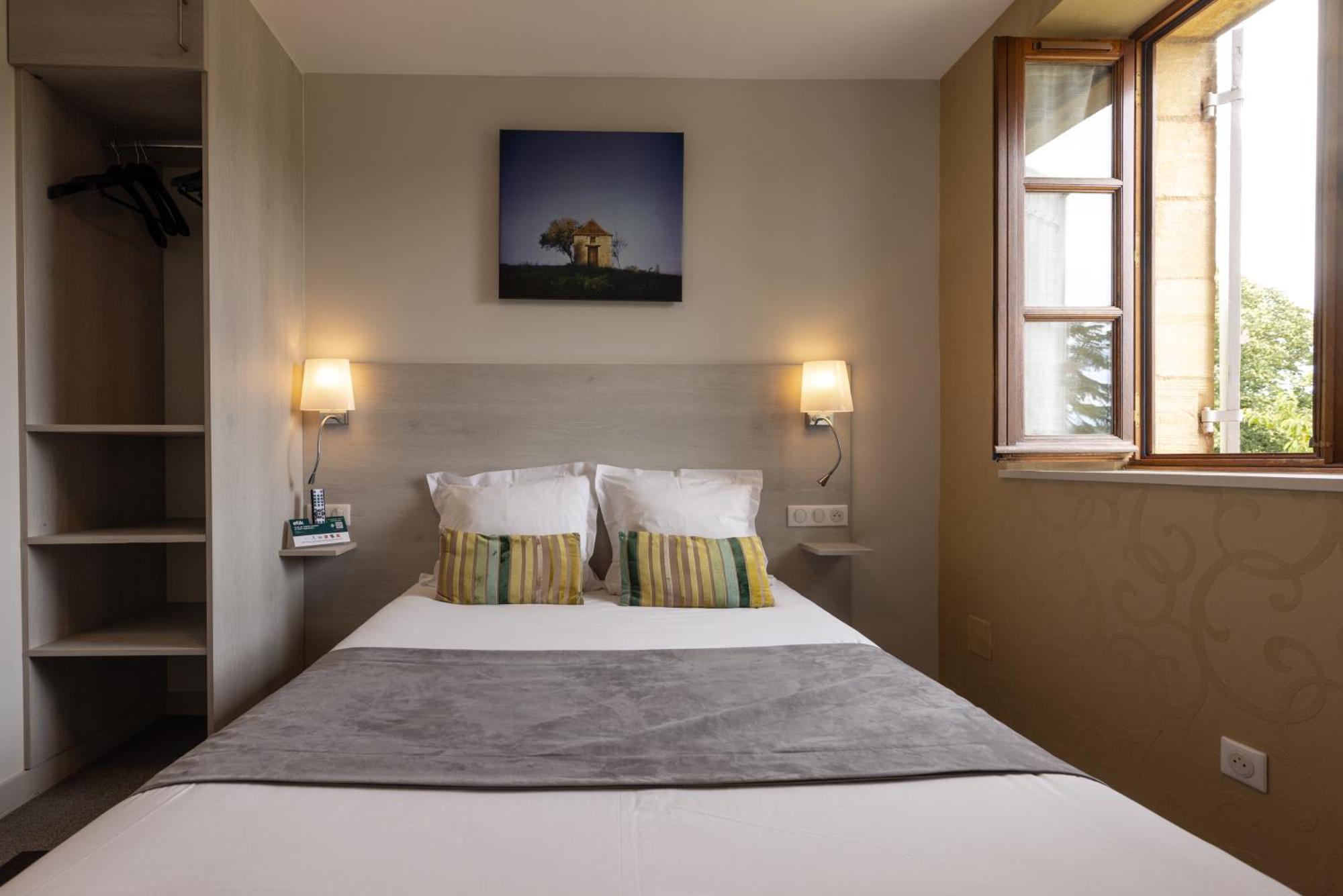 Logis Hotel Archambeau Thonac Exterior foto