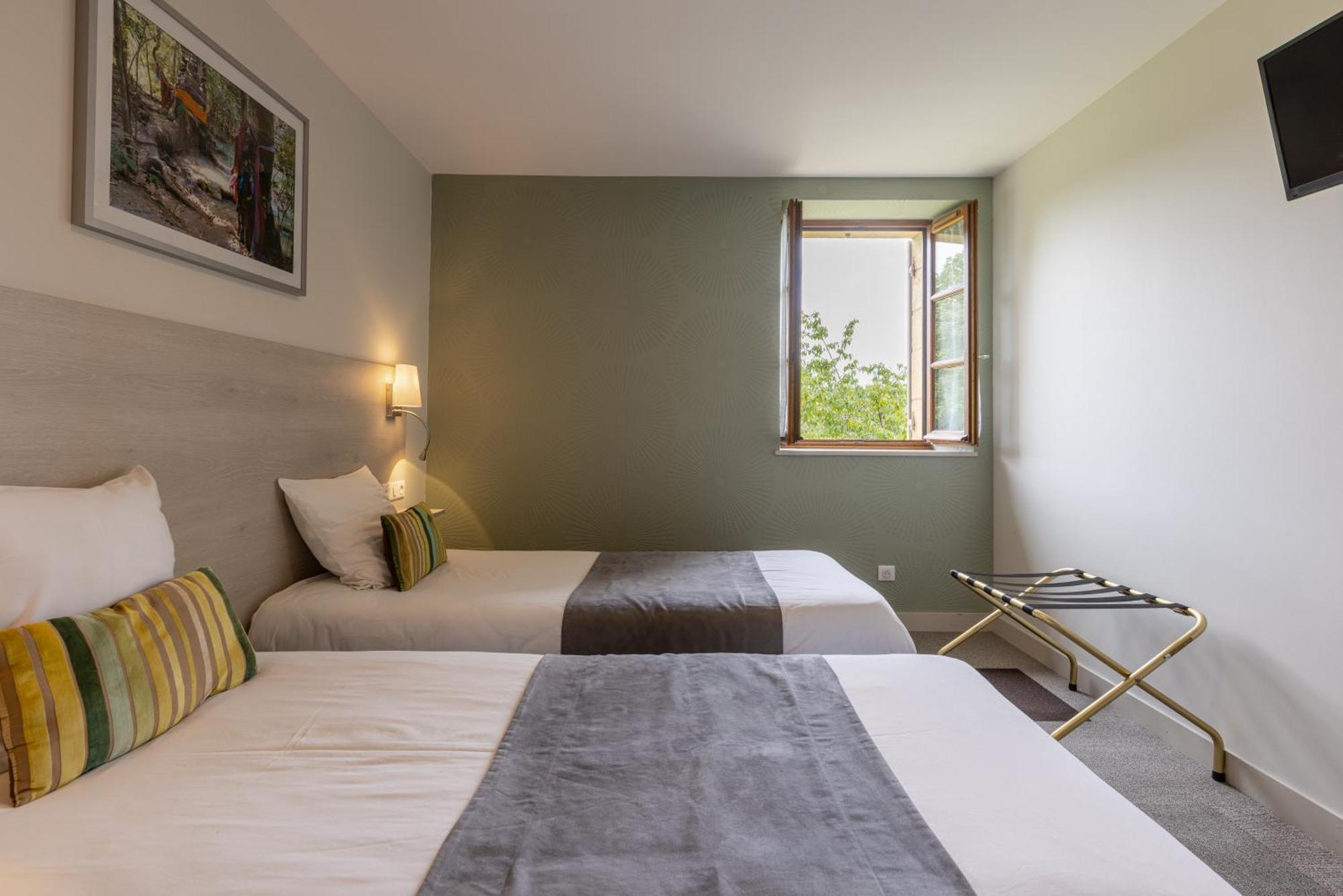 Logis Hotel Archambeau Thonac Exterior foto
