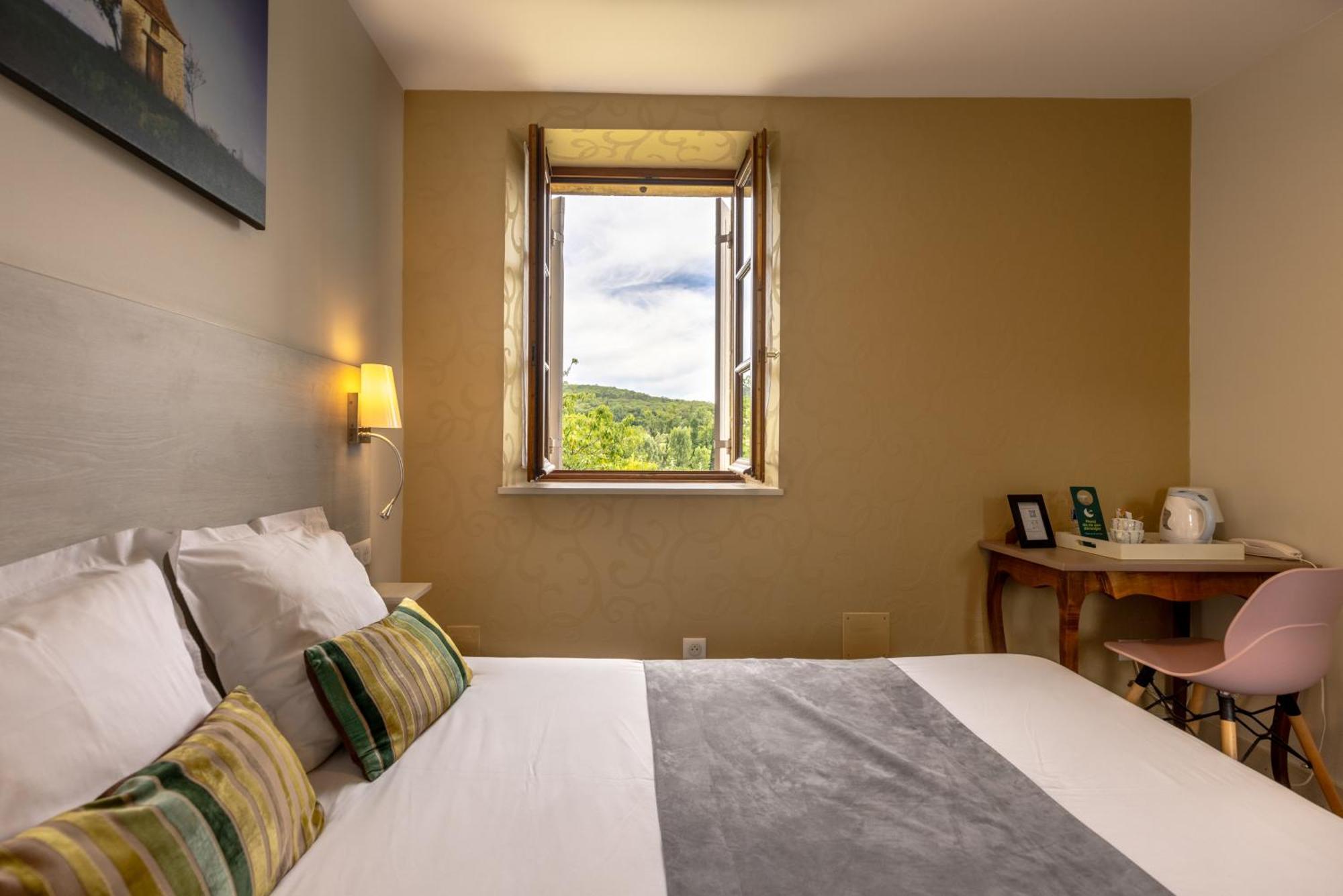 Logis Hotel Archambeau Thonac Exterior foto